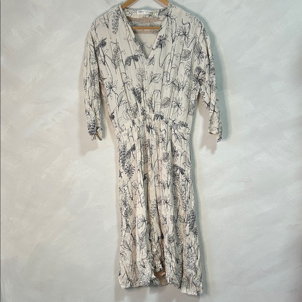 Inwear Reannel white dress with plant print monstera modest short sleeve midi